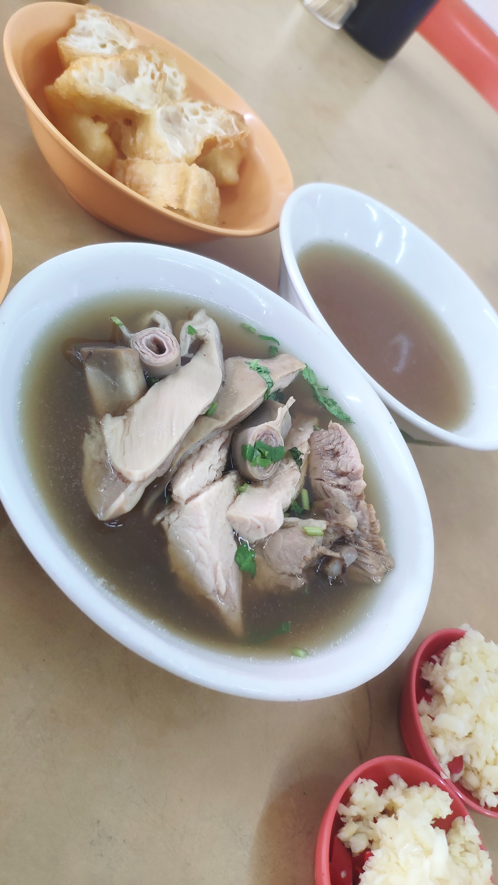 亚山肉骨茶王 11